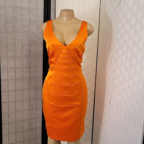 BRAND NEW SANGRIA BANDAGE V-NECK SLEEVELESS SHEATH DRESS - Picture 3 of 14